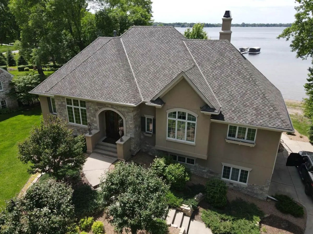 Lakehouse Shingled roof